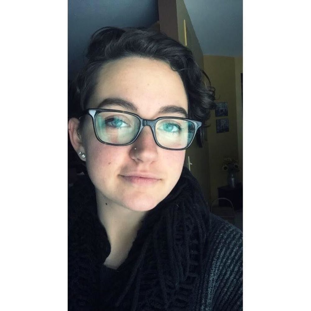 Meet your Posher, Claire